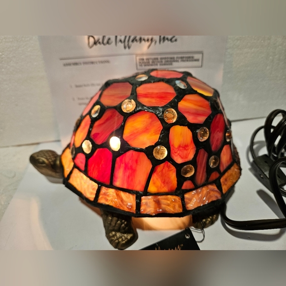 Dale Tiffany Spice Turtle Stained Glass Lamp - Picture 7 of 14